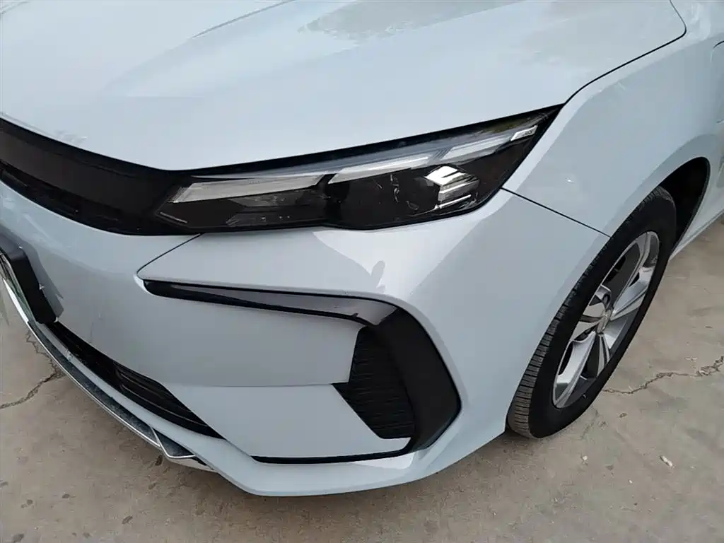 Emgrand L HiP 2024 Longteng Edition 1.5TD-DHT Pro 100KM Beyond Type купить на сайте DeffCars