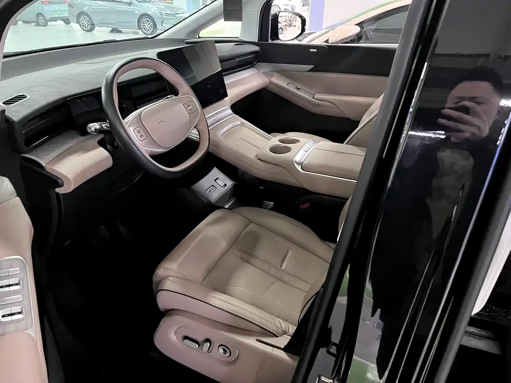 Xpeng X9 2024 model 702 super long battery life Max купить на сайте DeffCars