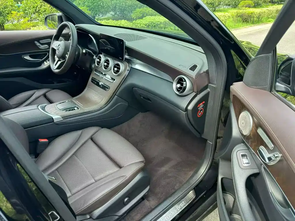 Mercedes-Benz GLC 2020 facelift GLC 260 L 4MATIC luxury model купить на сайте DeffCars