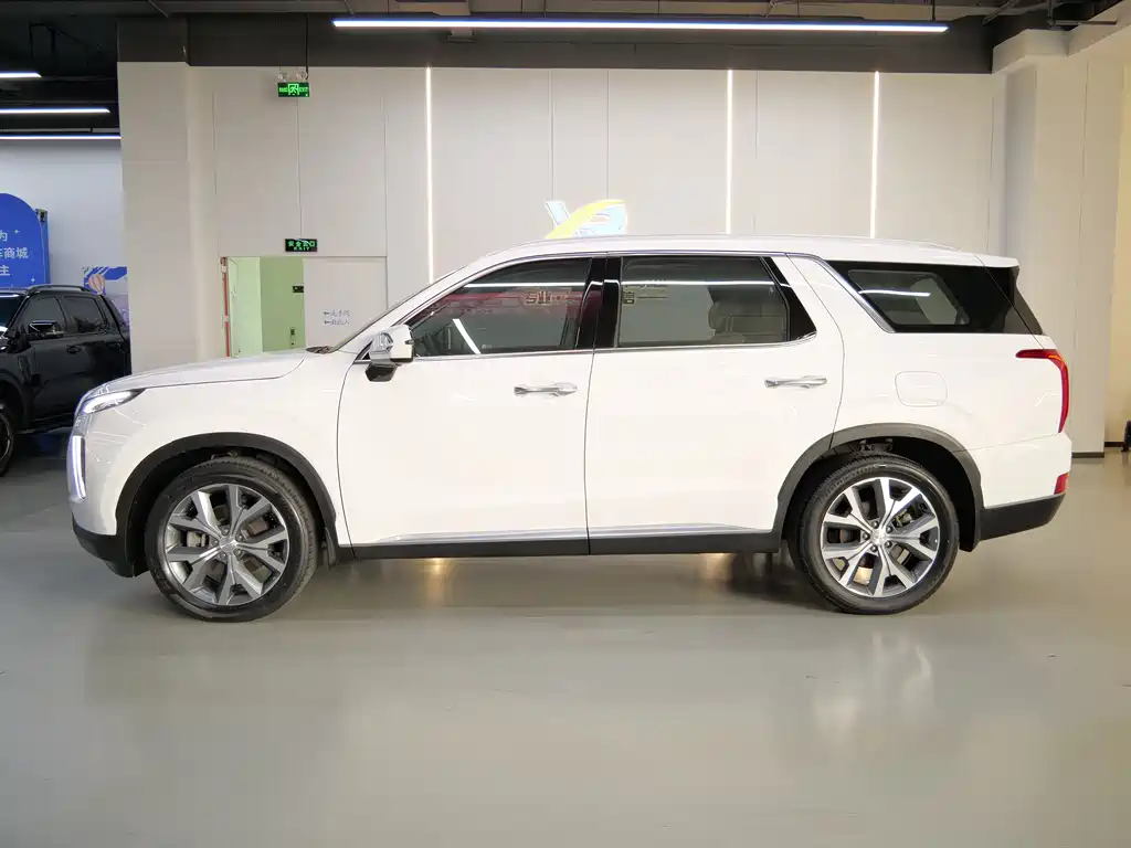 Paristi 2021 3.5L automatic four-wheel drive GLS купить на сайте DeffCars