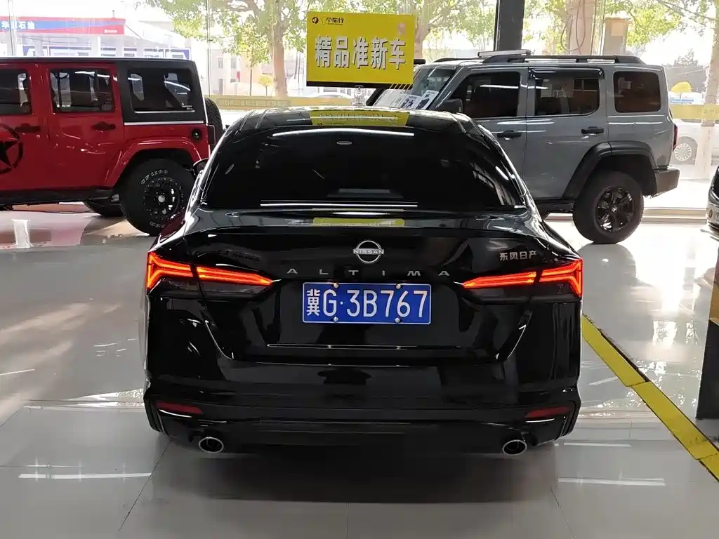 Teana 2025 2.0L SV Black Gold Edition купить на сайте DeffCars