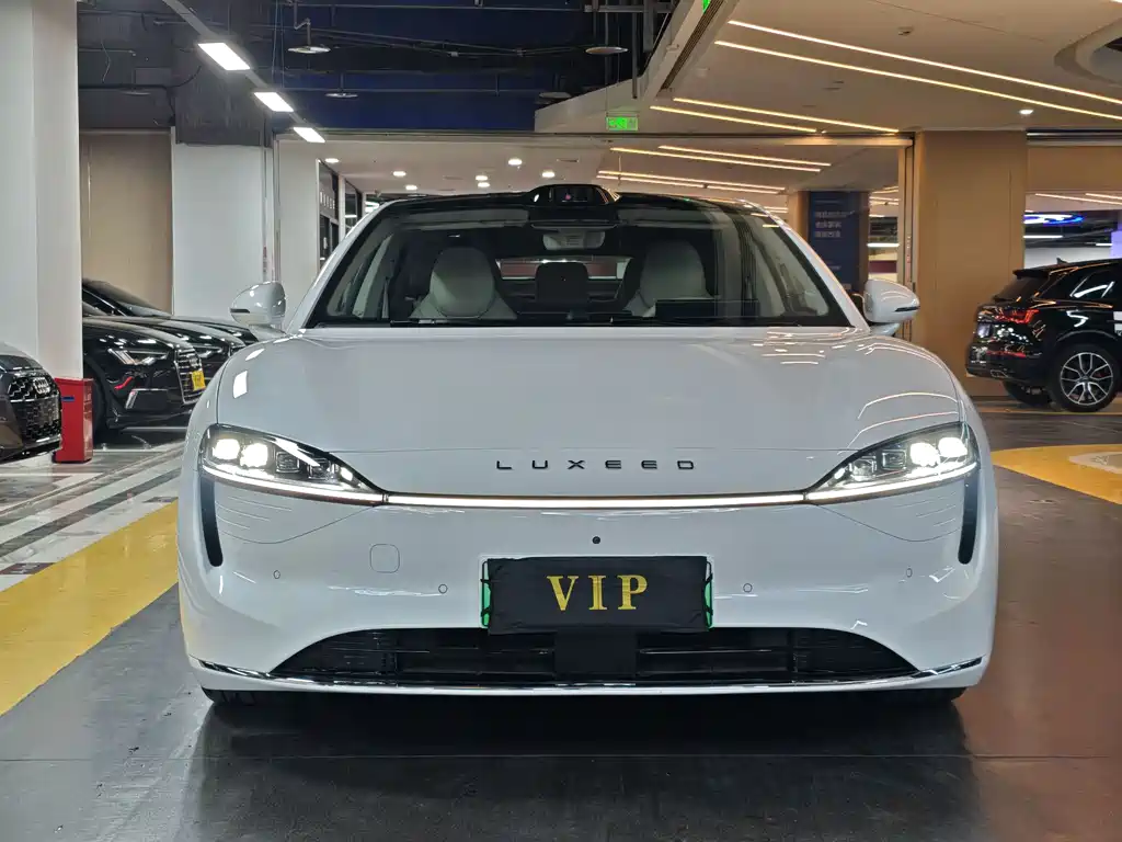 Zhijie S7 2025 model 705km Max купить на сайте DeffCars