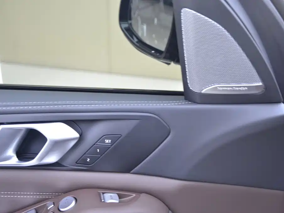 BMW X5 2026 Facelift xDrive 30Li Exclusive M Sports Night Package купить на сайте DeffCars
