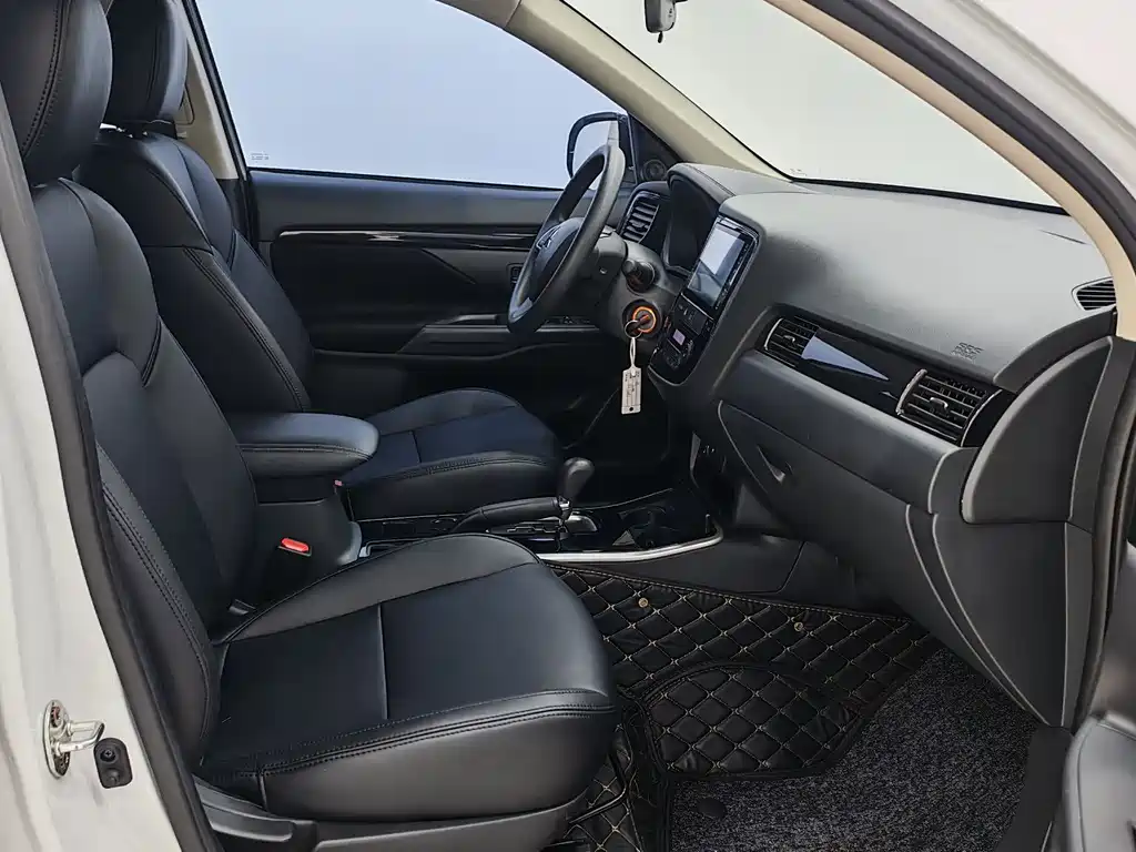 Outlander 2021 2.0L 2WD Smooth Edition 5 seats купить на сайте DeffCars