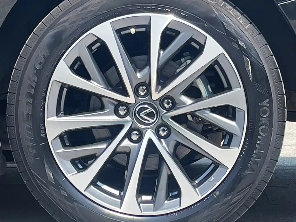 Lexus ES 2023 200 Excellence Edition купить на сайте DeffCars