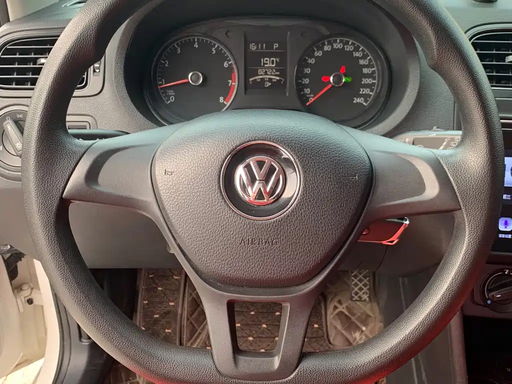 Polo 2016 1.4L automatic fashion model купить на сайте DeffCars