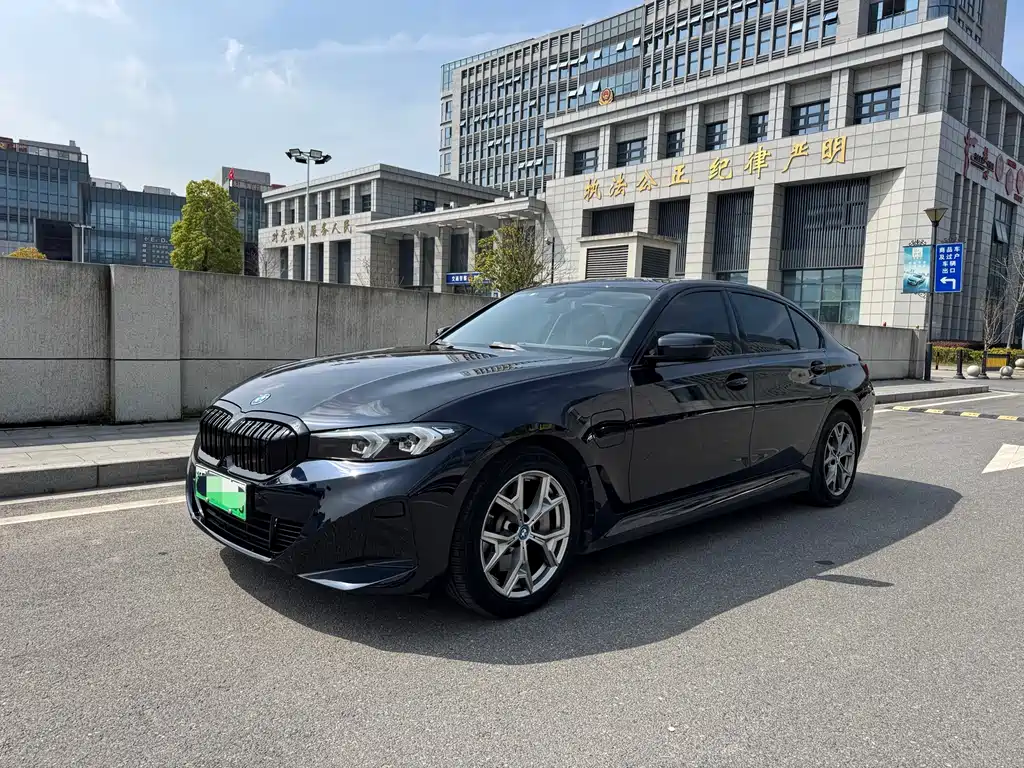 BMW i3 2022 eDrive 35 L купить на сайте DeffCars