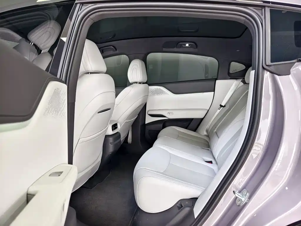 Xpeng G6 2025 model 625 long battery life Max flagship version купить на сайте DeffCars