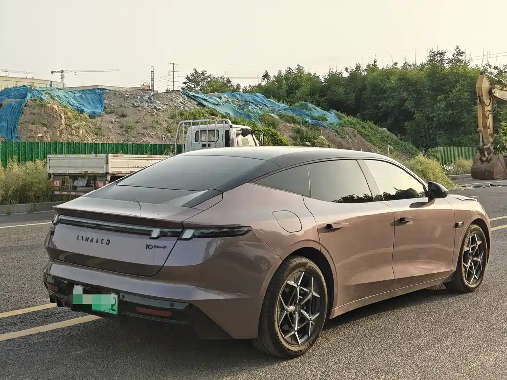 Lynk & Co 10 2025 240 four-wheel drive Ultra купить на сайте DeffCars