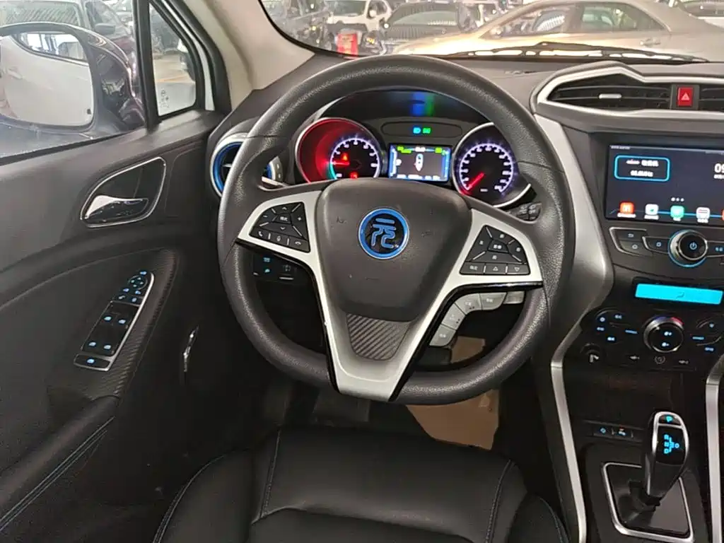 Yuan New Energy 2019 EV360 Intelligent Connected Enjoyment Model купить на сайте DeffCars