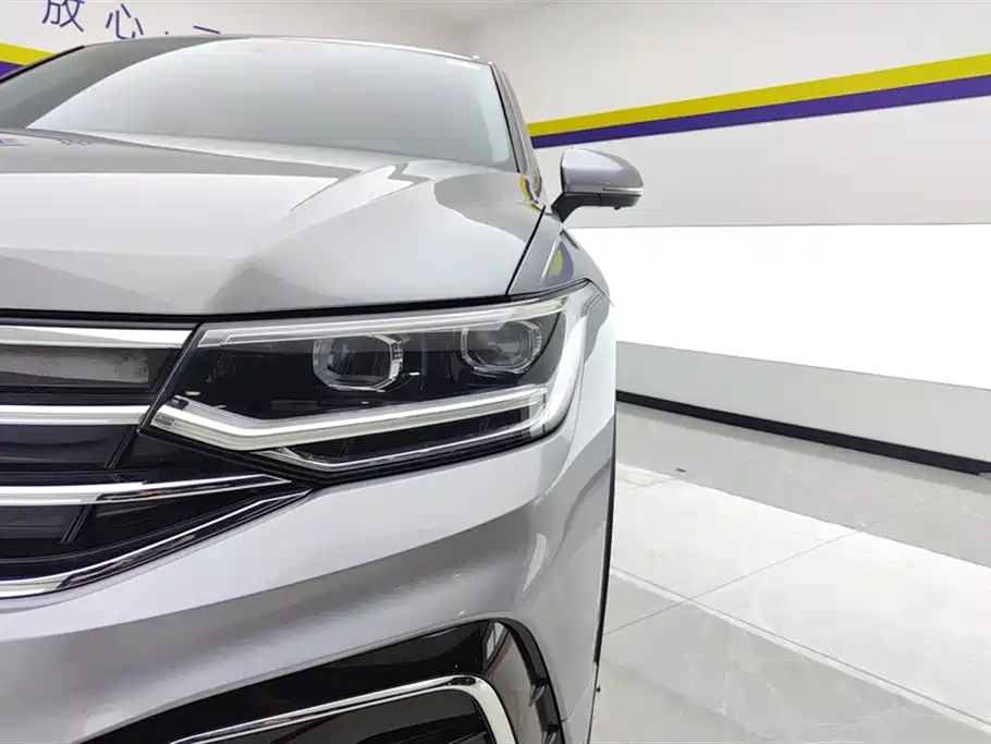 Tiguan L 2022 330TSI automatic two-wheel drive R-Line version купить на сайте DeffCars