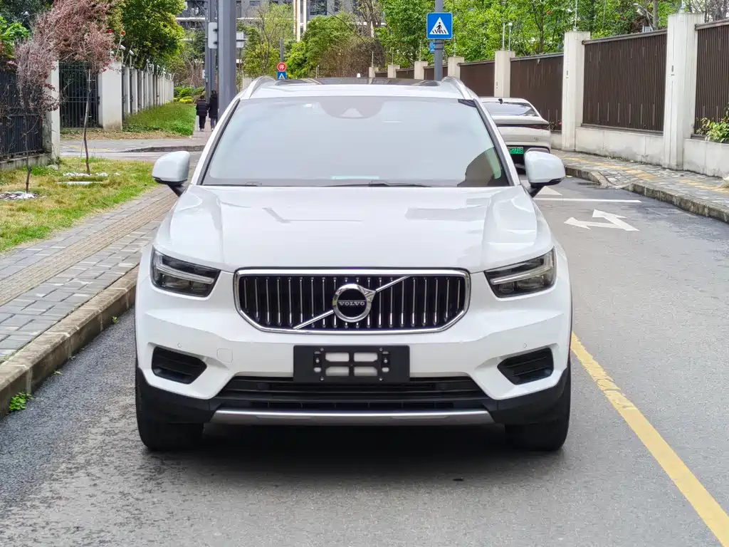 Volvo XC40 2021 T3 Smart Travel Fashion Edition купить на сайте DeffCars