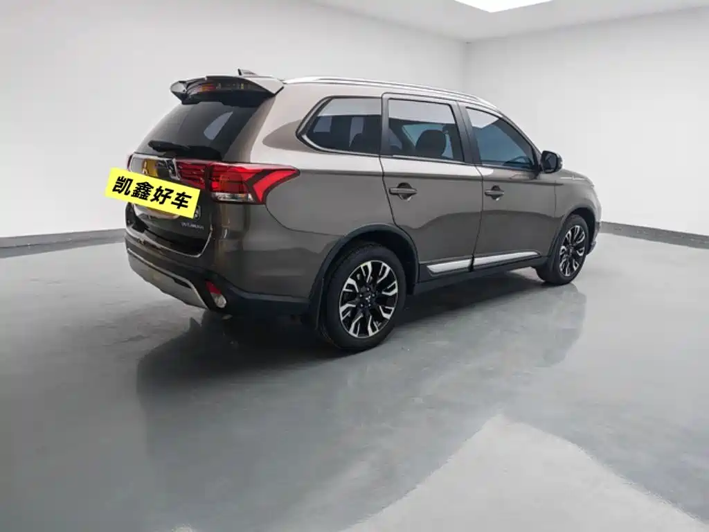 Outlander 2020 2.0L 2WD Enjoy Edition 5 seats купить на сайте DeffCars