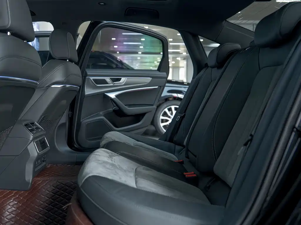 Audi A6L 2023 Modified 45 TFSI Dynamic Edition купить на сайте DeffCars