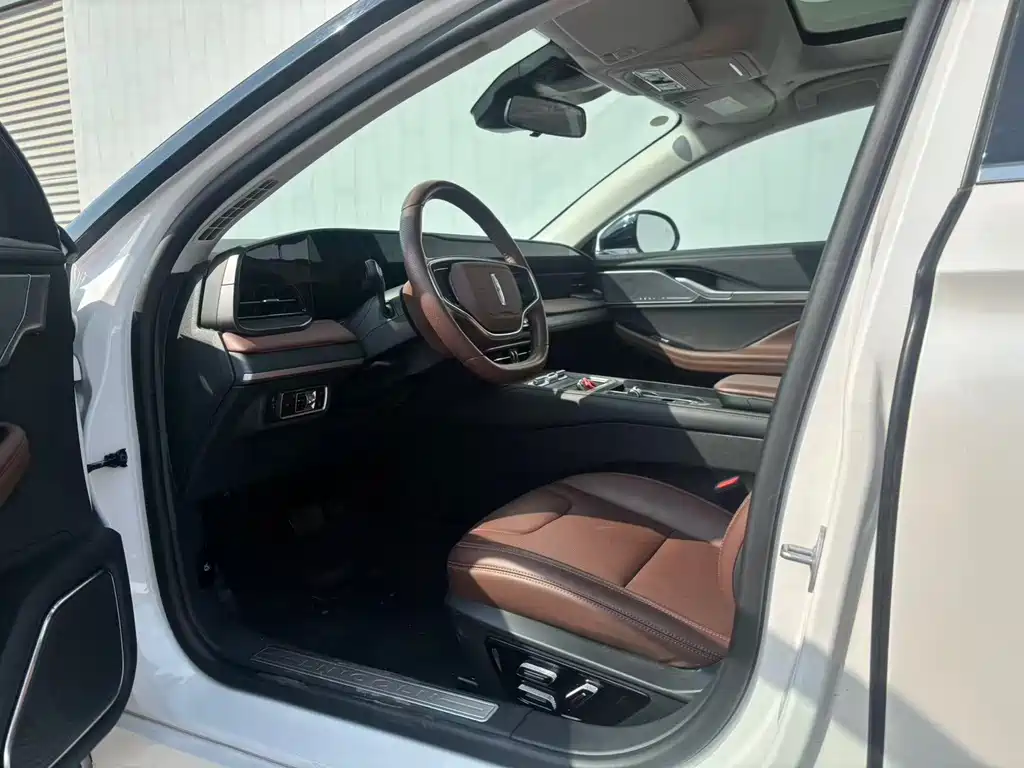 Lincoln Z 2025 2.0T Premium Hybrid Edition купить на сайте DeffCars