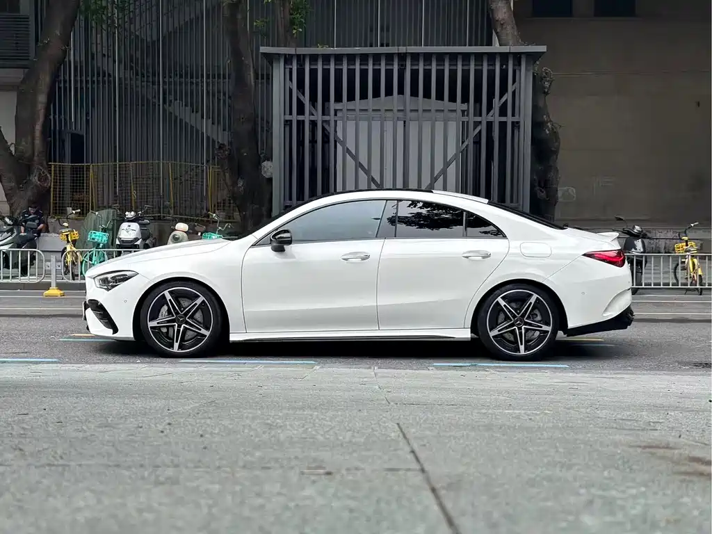 Mercedes-Benz CLA AMG 2024 AMG CLA 35 4MATIC купить на сайте DeffCars