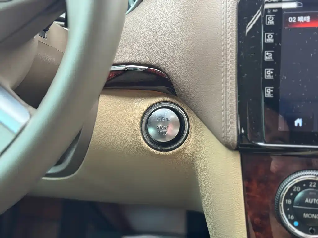 Mercedes-Benz GL Class 2011 GL 450 4MATIC Premium Model купить на сайте DeffCars