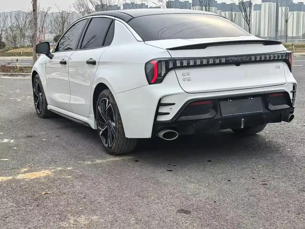 Lynk & Co 03 2025 1.5TD DCT Champion Edition Pro купить на сайте DeffCars