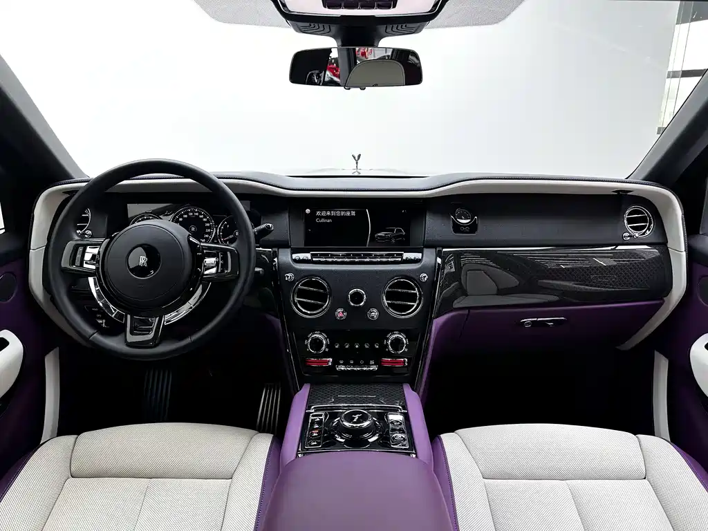 Cullinan 2020 Black Badge купить на сайте DeffCars