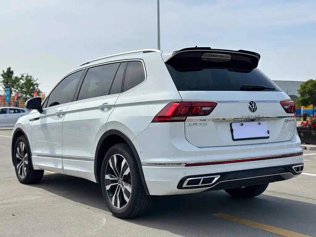 Tiguan L 2024 Outstanding Model 330TSI Automatic Two-wheel Drive R-Line Longyao Edition купить на сайте DeffCars