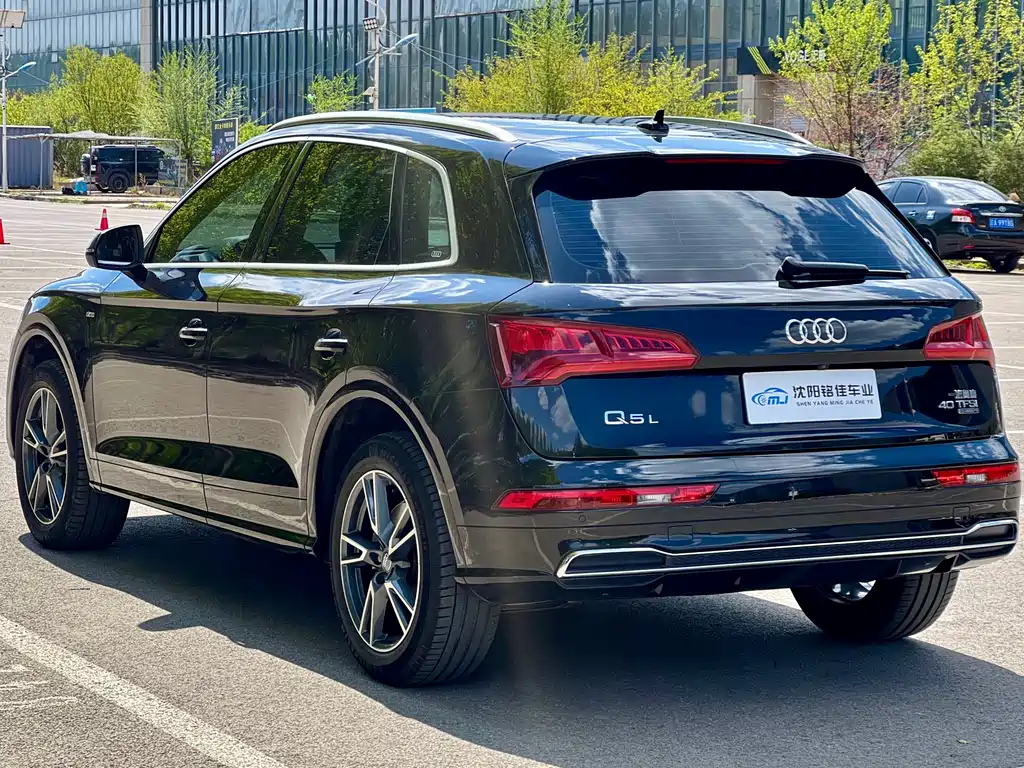 Audi Q5L 2018 40 TFSI enjoys fashionable style, National VI купить на сайте DeffCars