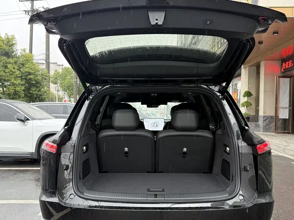 Ledo L90 2025 Max six-seater version купить на сайте DeffCars