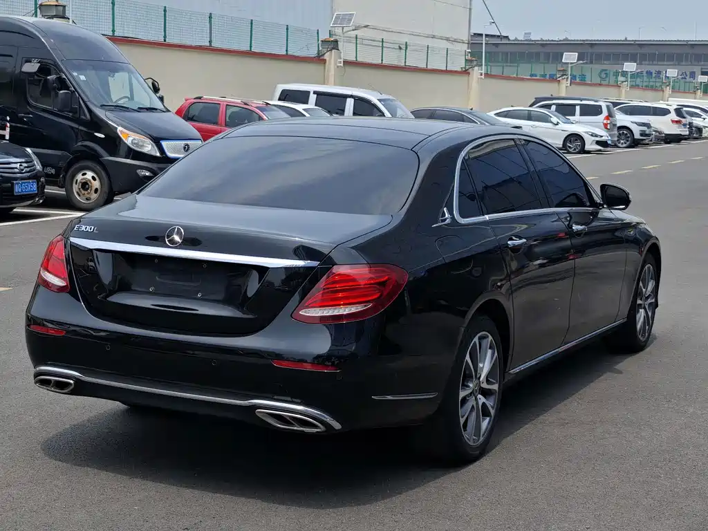 Mercedes E-Class 2018款 改款 E 200 L купить на сайте DeffCars