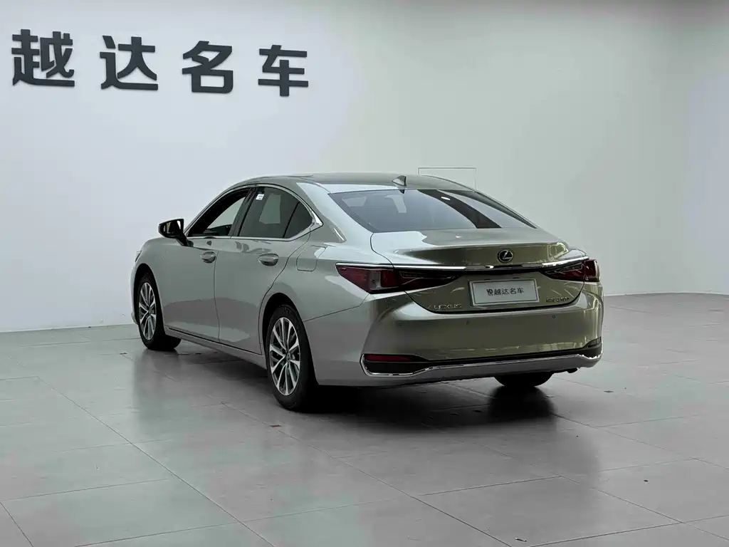 Lexus ES 2020款 260 卓越版 купить на сайте DeffCars