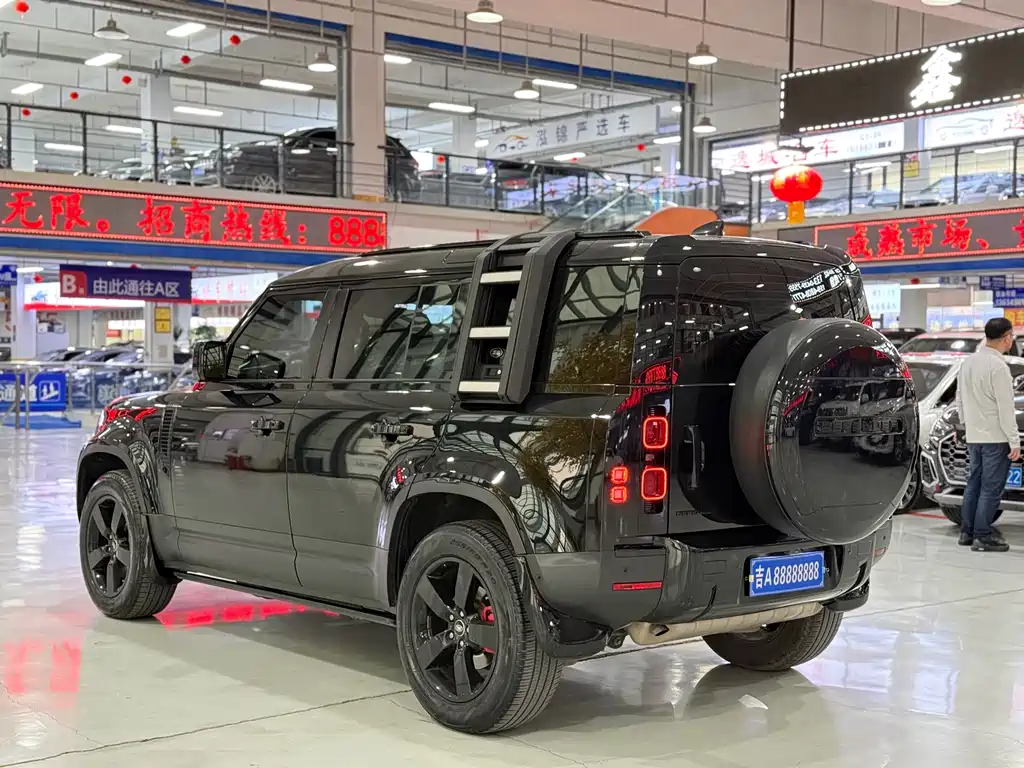 Land Rover Defender 2022 90 2.0T P300 X-DYNAMIC HSE купить на сайте DeffCars