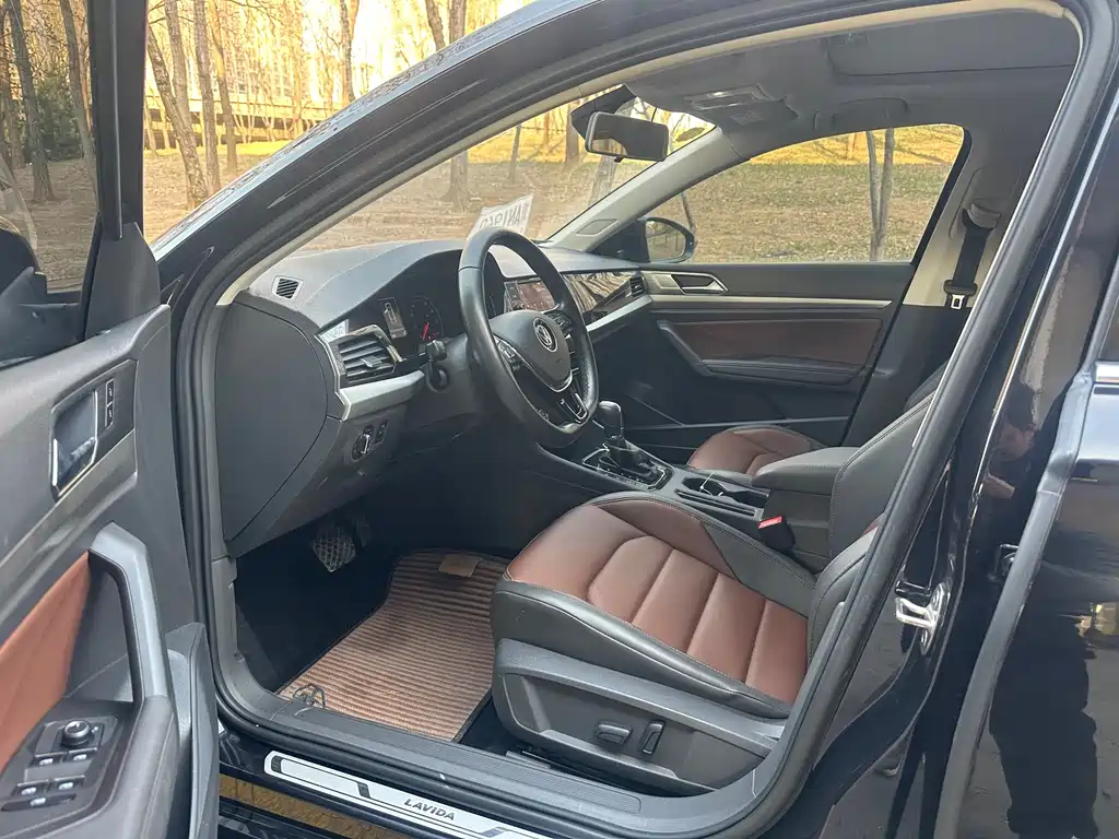 Lavida 2019 280TSI DSG Deluxe Edition National VI купить на сайте DeffCars