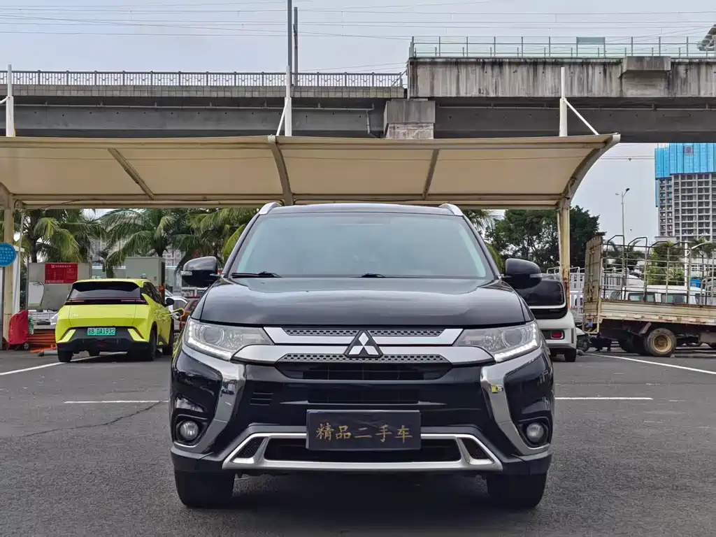 Outlander 2020 2.0L 2WD Enjoy Edition 5 seats купить на сайте DeffCars