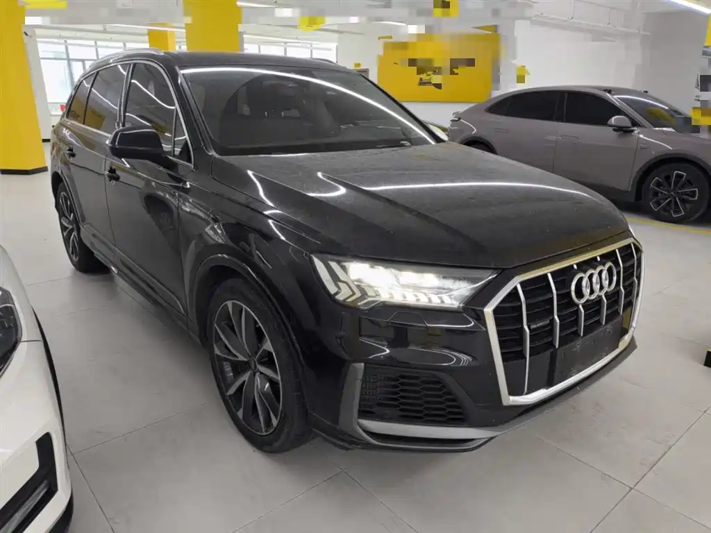 Audi Q7 2021 55 TFSI quattro S line sports version купить на сайте DeffCars