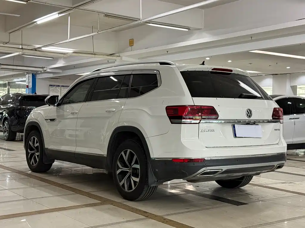 Touron 2017 330TSI two-wheel drive luxury version купить на сайте DeffCars