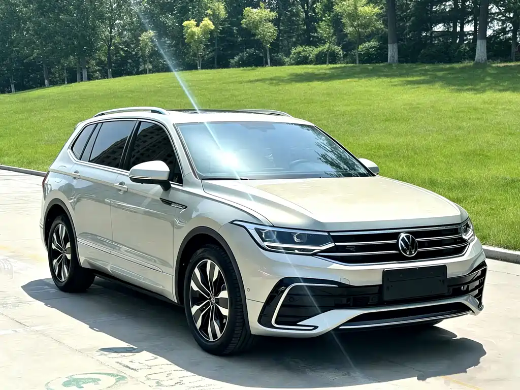 Tiguan L 2022 330TSI automatic two-wheel drive R-Line version купить на сайте DeffCars