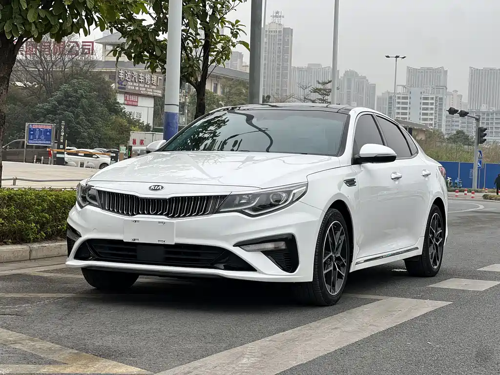 Kia K5 2019 Pro 2.0L Automatic Deluxe Edition National VI купить на сайте DeffCars