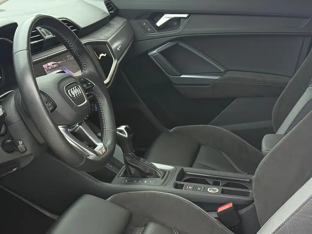 Audi Q3 Sportback 2022 35 TFSI Enterprising купить на сайте DeffCars
