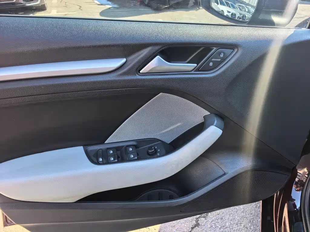 Audi A3 2018 30th Anniversary Limousine 35 TFSI Enterprising купить на сайте DeffCars