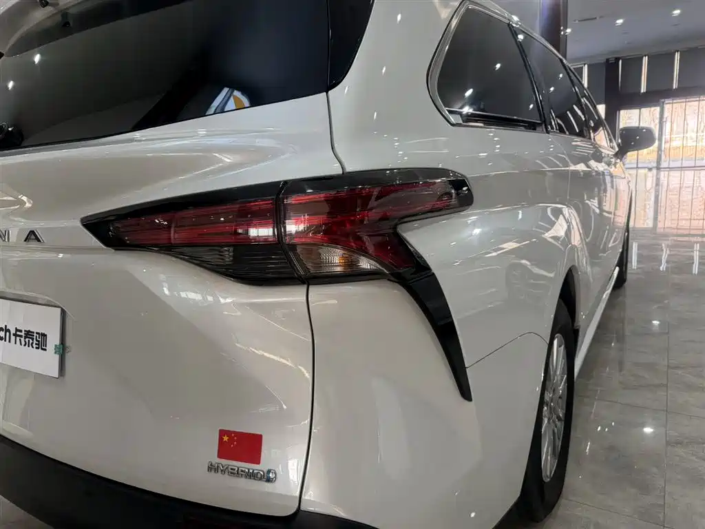 SIENNA 2021 2.5L Hybrid Comfort Edition купить на сайте DeffCars
