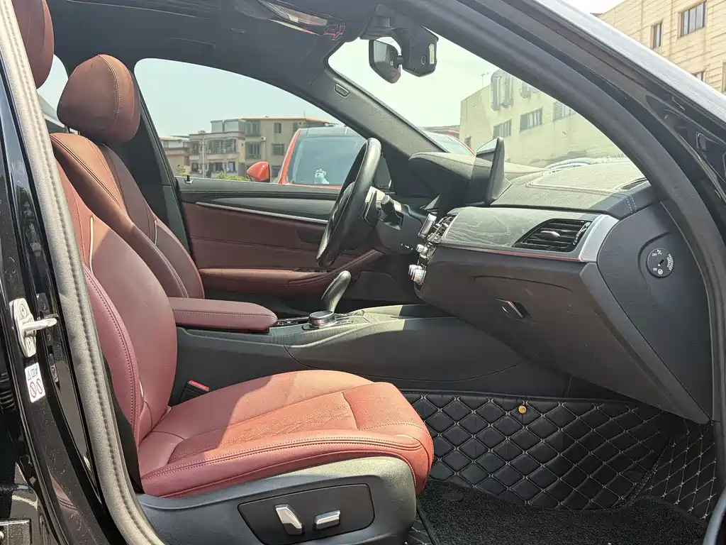 BMW 5 Series 2023 530Li Leading M Sport Kit купить на сайте DeffCars