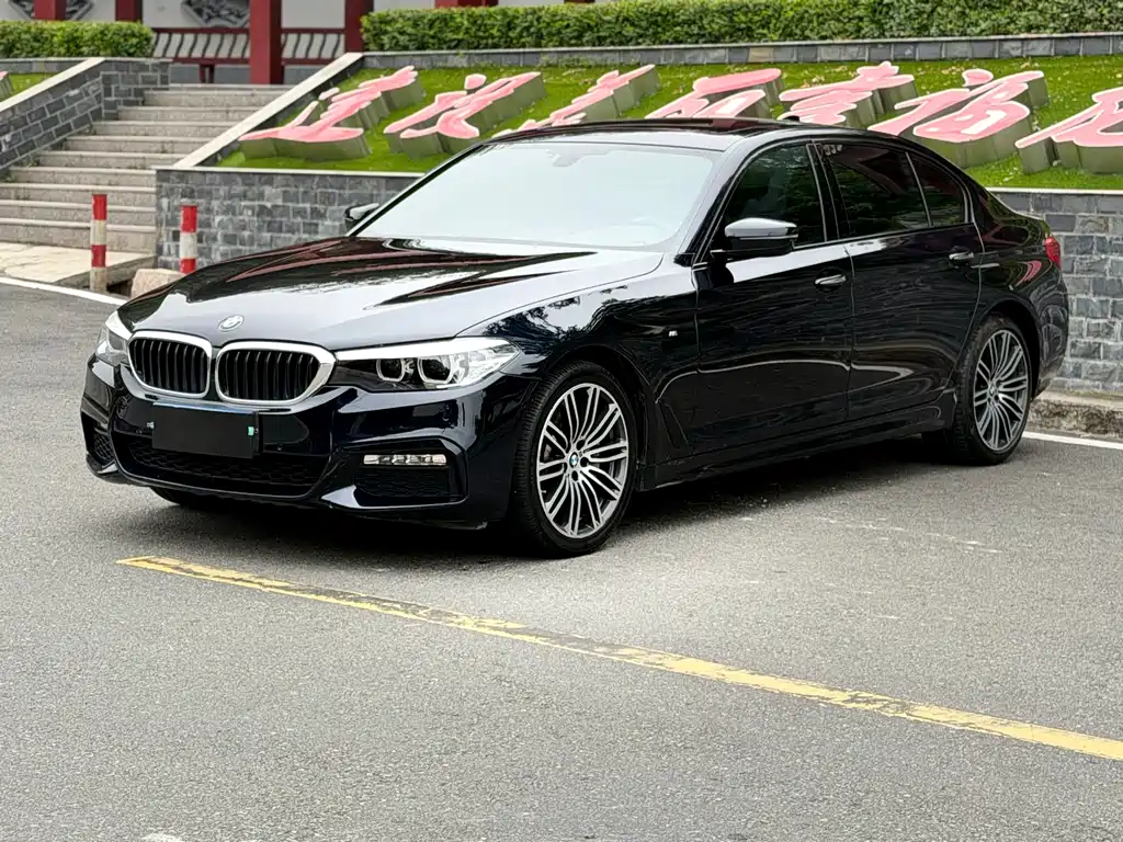 BMW 5 Series 2018 facelift 530Li leading M sports package купить на сайте DeffCars