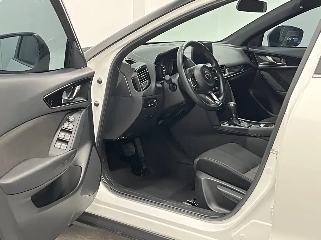 Mazda CX-4 2021 2.0L automatic two-wheel drive Blue Sky Exploration Edition купить на сайте DeffCars