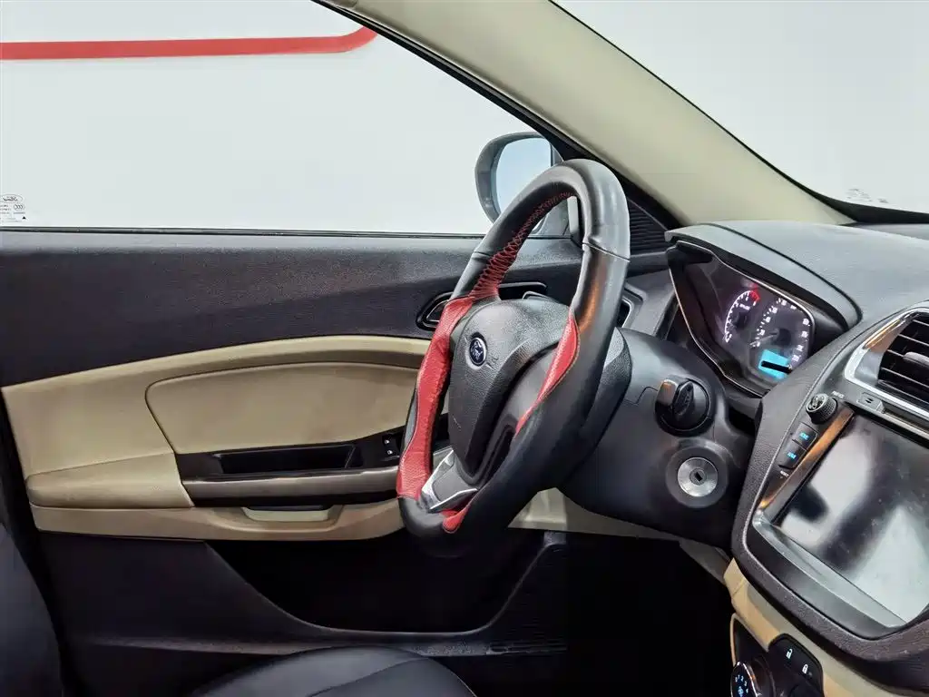 Escort 2017 facelift 1.5L manual comfort type купить на сайте DeffCars