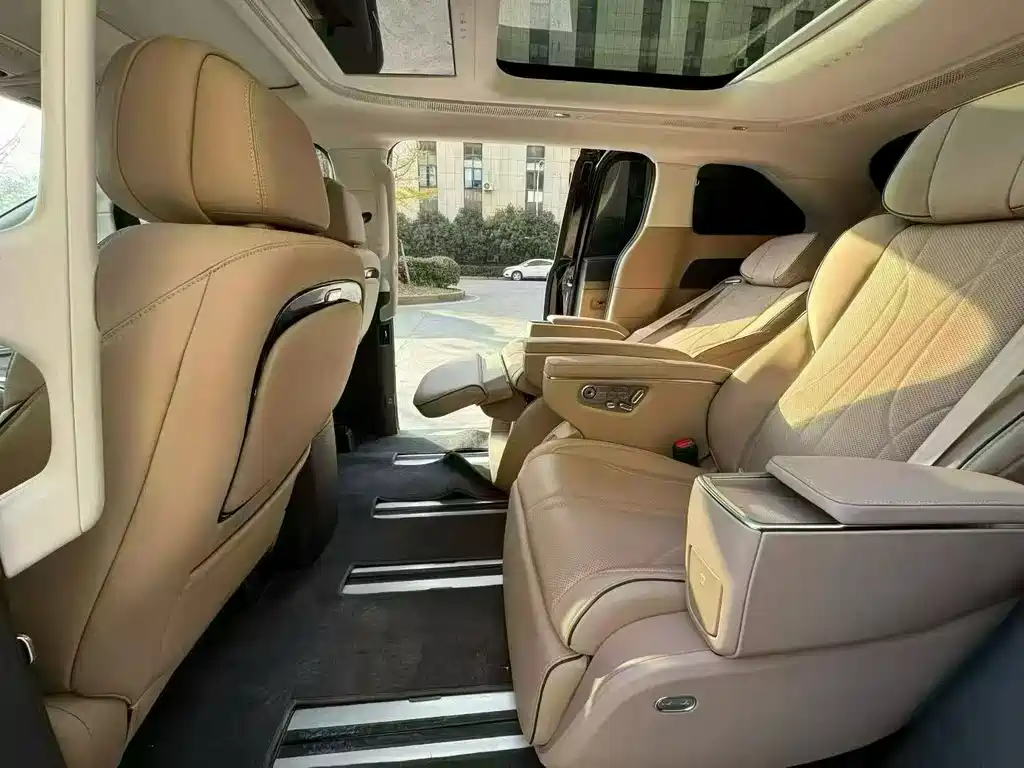 Xpeng X9 2025 pure electric 740 long battery life Max купить на сайте DeffCars