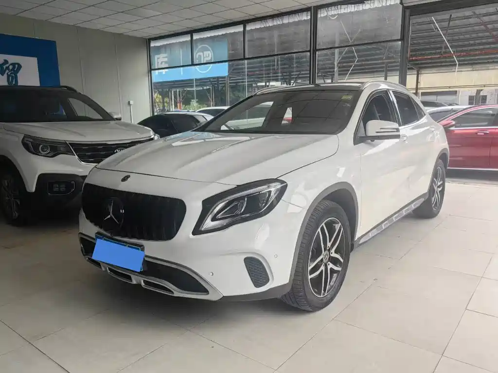 Mercedes GLA 2017 200 Fashion Edition купить на сайте DeffCars