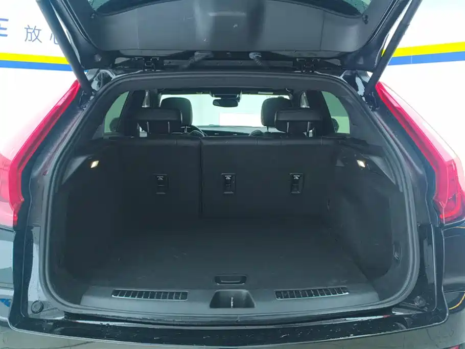 Cadillac XT4 2022 28T two-wheel drive premium model купить на сайте DeffCars