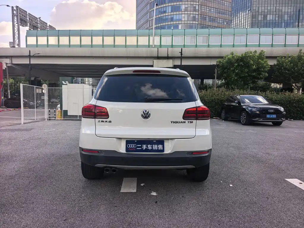 Tiguan 2013 1.8TSI automatic two-wheel drive luxury model купить на сайте DeffCars