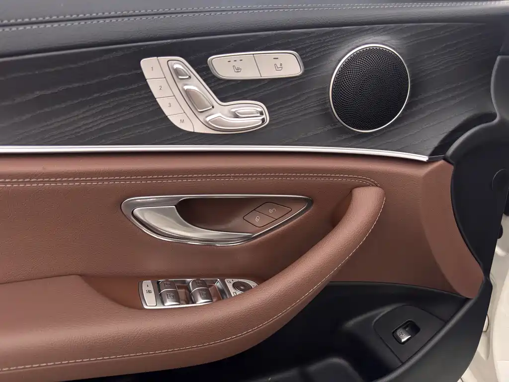 Mercedes-Benz E-Class 2018 E 300 L Sporty and Stylish купить на сайте DeffCars