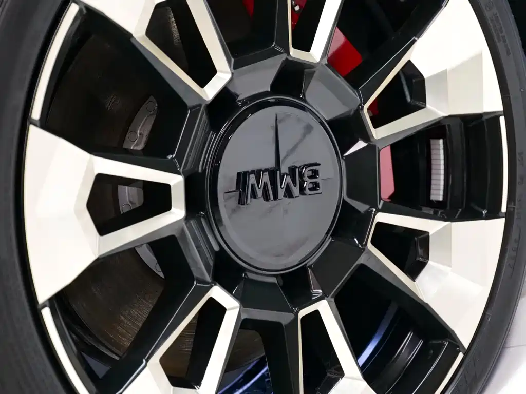 BMW XM 2023 Basic Model купить на сайте DeffCars