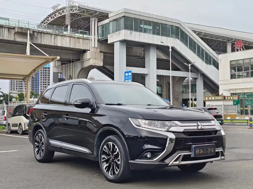 Outlander 2020 2.0L 2WD Enjoy Edition 5 seats купить на сайте DeffCars