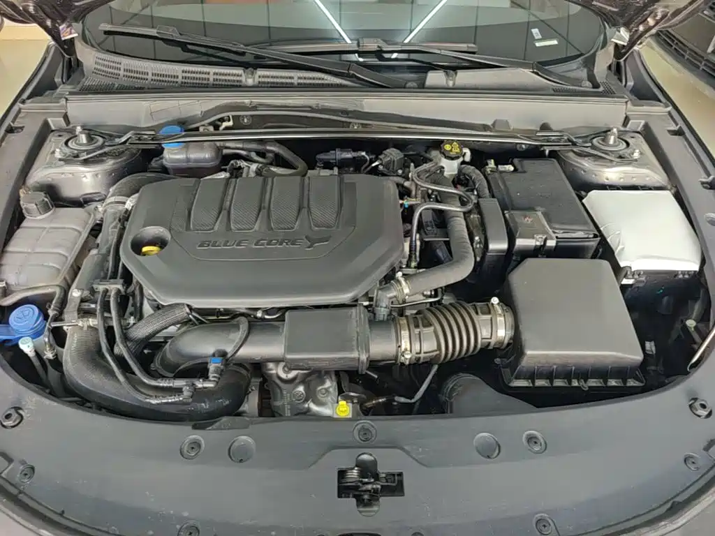 Changan UNI-V 2025 third generation 2.0T powerful model купить на сайте DeffCars